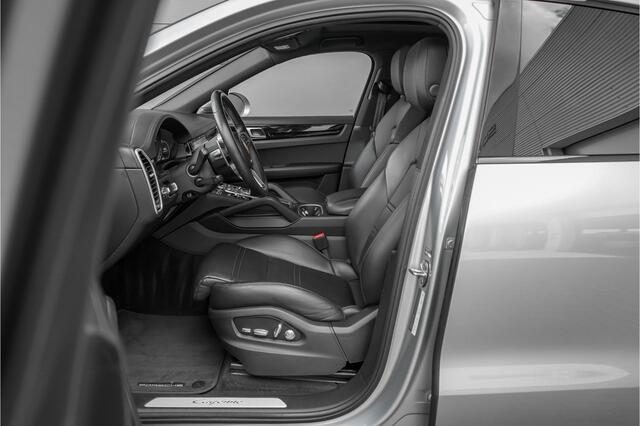 Porsche CAYENNE Coupé 3.0 E-Hybrid Sport Design Pano ACC 4WS Trekhaak 22"