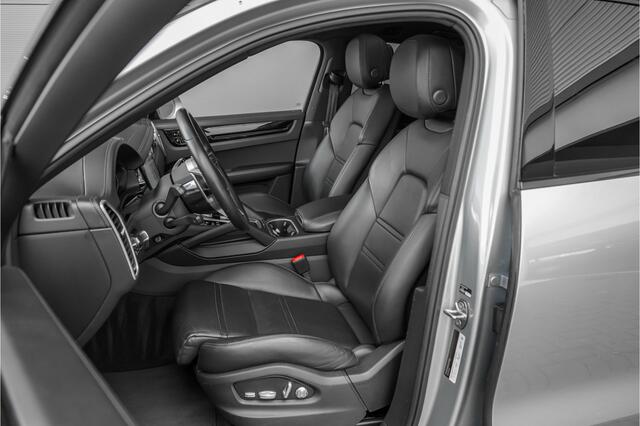 Porsche CAYENNE Coupé 3.0 E-Hybrid Sport Design Pano ACC 4WS Trekhaak 22"