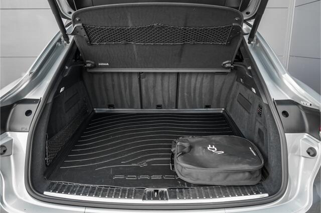 Porsche CAYENNE Coupé 3.0 E-Hybrid Sport Design Pano ACC 4WS Trekhaak 22"
