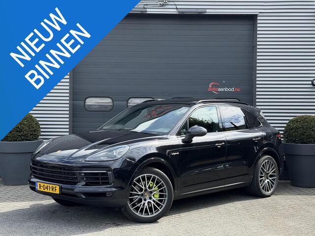 Porsche CAYENNE 3.0 E-Hybrid Sport Chrono | Panoramadak | Camera | Bose | Elektrische Trekhaak | Elektrische Achterklep |