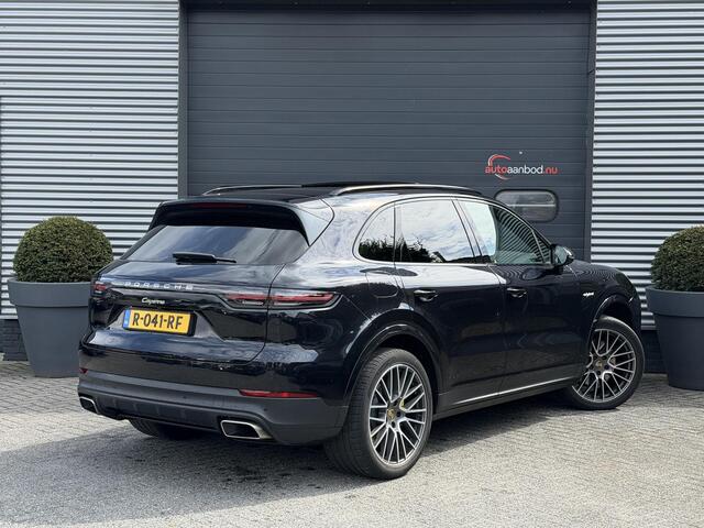 Porsche CAYENNE 3.0 E-Hybrid Sport Chrono | Panoramadak | Camera | Bose | Elektrische Trekhaak | Elektrische Achterklep |