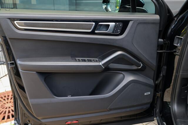 Porsche CAYENNE Coupé 3.0 E-Hybrid Platinum Edition | NAP! | BTW | TECHART | FULL PPF! | PANO | STOELVENTILATIE | ACHTERASBESTURING |
