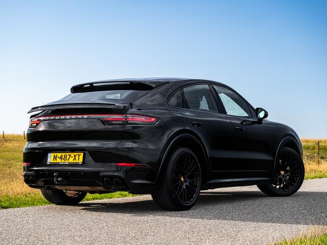 Porsche CAYENNE Coupé 3.0 E-Hybrid Pano Trekhaak 1e eig. NAP