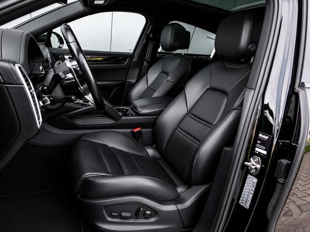 Porsche CAYENNE Coupé 3.0 E-Hybrid Pano Trekhaak 1e eig. NAP