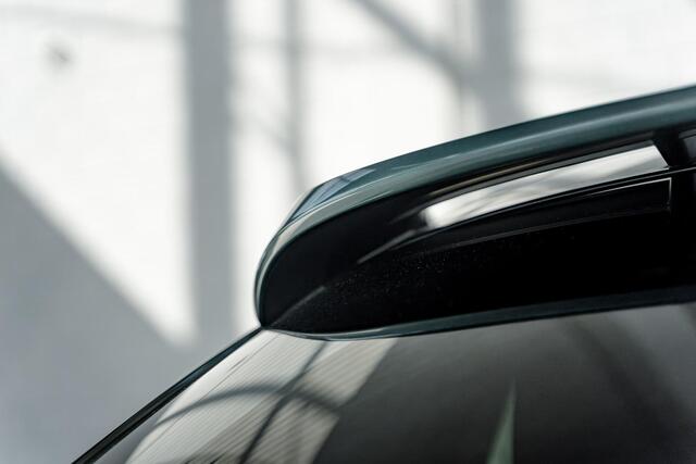 Porsche CAYENNE Coupé E-Hybrid l PTS Malachite Green l Porsche Exclusive interieur
