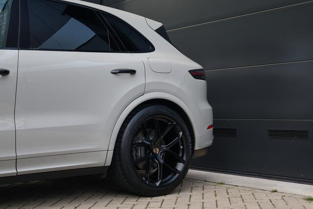 Porsche CAYENNE 3.0 E-Hybrid Platinum Edition | NAP! | PANO | 360 | BOSE | LUCHTVERING | SOFT CLOSE | MEMORY | 22 INCH |