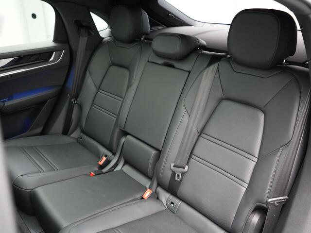 Porsche CAYENNE Coupé 3.0 E-Hybrid PHEV | MY 2024 Facelift | Trekhaak Af Fabriek | Panodak | Luchtvering | Sportuitlaat | PDLS+ | Sport Chrono | InnoDrive Adaptive Cruise | SportDesign | Head up | Soft Close | 22"L.M | 360 Camera | Plug In Hybrid |