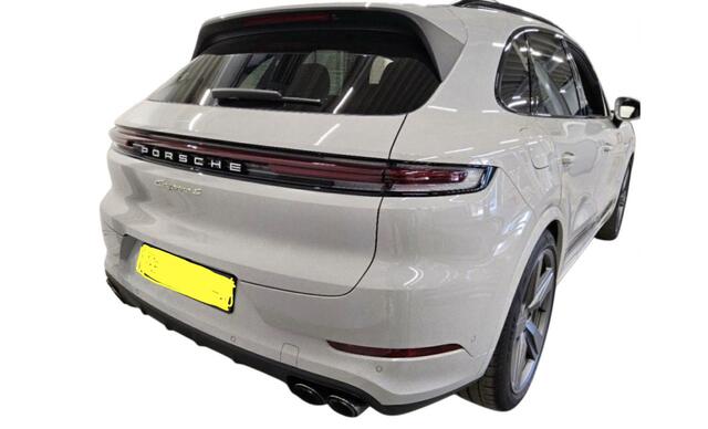 Porsche CAYENNE 3.0 S E-Hybrid (519pk) ** Panodak ** Sport Design ** InnoDrive ** Trekhaak ** HUD ** PDLS+ ** 4-wielsturing ** BOSE ** Surround View ** Alcantara Hemel