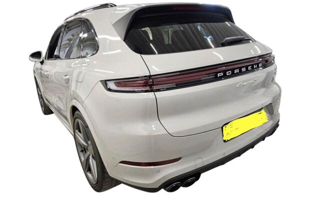 Porsche CAYENNE 3.0 S E-Hybrid (519pk) ** Panodak ** Sport Design ** InnoDrive ** Trekhaak ** HUD ** PDLS+ ** 4-wielsturing ** BOSE ** Surround View ** Alcantara Hemel