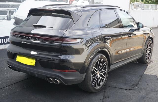 Porsche CAYENNE 3.0 S E-Hybrid (519pk) ** Panodak ** InnoDrive ** Trekhaak ** HUD ** PDLS+ ** 4-wielsturing ** BOSE ** Surround View