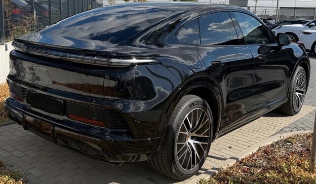 Porsche CAYENNE Coupe Electric 113 kWh ** Sport Design ** Sport Chrono ** BOSE ** PASM ** Panodak