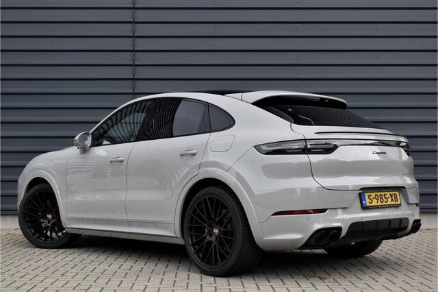 Porsche CAYENNE Coupé 3.0 E-Hybrid Platinum Edition SportDesign *Krijt* | Sportuitlaat | ACC | Trekhaak | Ventilatie | Achterasbesturing | Bose | Head-Up | 22'' Wielen |