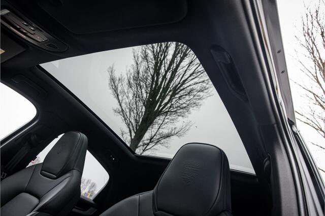 Porsche CAYENNE Coupé 3.0 E-Hybrid ** Sport Design ** Luchtvering ** 18-weg ** HUD ** BOSE ** Sportuitlaat ** Sport Chrono ** Matrix ** Achterasbesturing ** Panodak