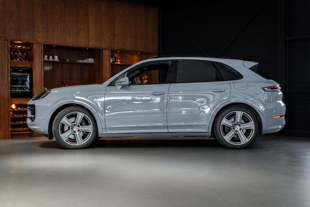 Porsche CAYENNE 3.0 E-Hybrid Black Edition Achterasbesturing | Stoelventilatie V+A | Passenger Display | Race-Tex