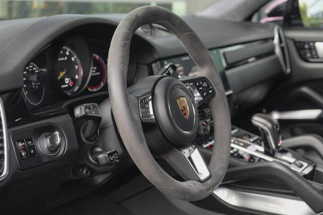 Porsche CAYENNE Coupé 4.0 V8 Turbo S 680pk E-Hybrid Panoramadak *SOH 89%* Keramisch *BTW* Massage Trekhaak Stoelkoeling Luchtvering