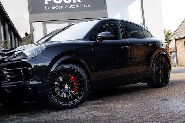 Porsche CAYENNE Coupé 3.0 E-Hybrid Black Sport Design Orig. NL - Soft Close - Bose