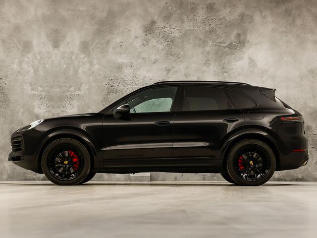 Porsche CAYENNE 3.0 E-Hybrid Sport 463Pk (SPORTCHRONO PAKKET, LUCHTVERING, SOH 95%, BLACK PACK, APPLE CARPLAY, MEMORY SEATS, STOELVERWARMING, GETINT GLAS, CAMERA, NIEUWSTAAT)