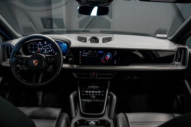 Porsche CAYENNE Coupé 3.0 E-Hybrid Black Edition *BOSE / Panorama / Sport-Chrono / HUD / Keyless / Soft-close*