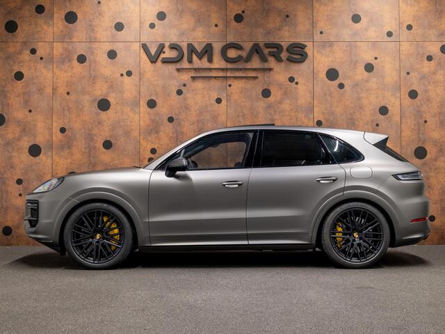 Porsche CAYENNE 4.0 Turbo E-Hybrid | PCCB | Carbon | Burmester | Massage | PDCC | InnoDrive |