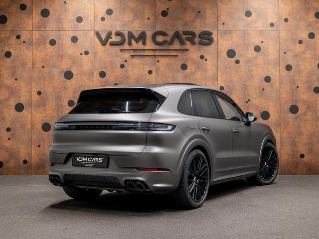 Porsche CAYENNE 4.0 Turbo E-Hybrid | PCCB | Carbon | Burmester | Massage | PDCC | InnoDrive |