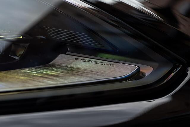 Porsche CAYENNE 3.0 E-Hybrid | PASM | Soft-Close | Panorama | Chrono | 18-Weg | 360 | HUD | BOSE |