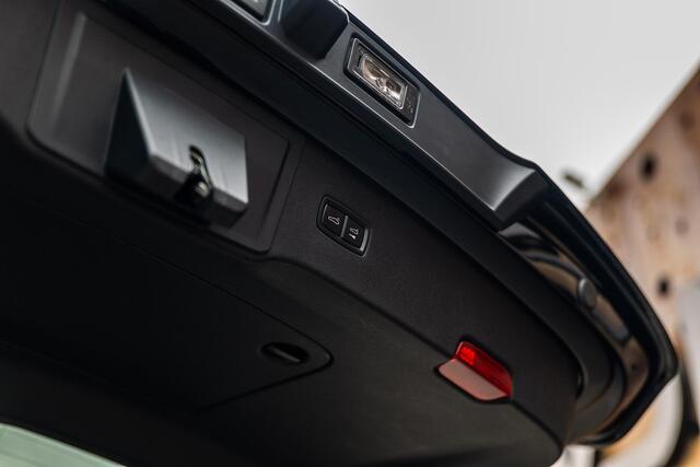 Porsche CAYENNE 3.0 E-Hybrid | PASM | Soft-Close | Panorama | Chrono | 18-Weg | 360 | HUD | BOSE |