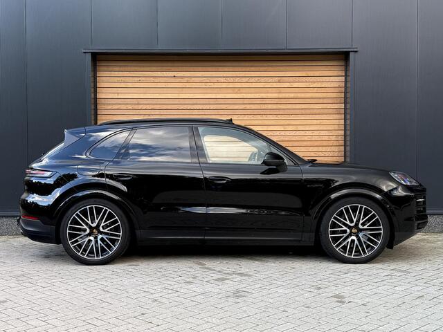 Porsche CAYENNE 3.0 E-Hybrid Black Edition MASSAGE|PASSENGER-DISPLAY|SPORTUITLAAT|TREKHAAK|PANO|BOSE