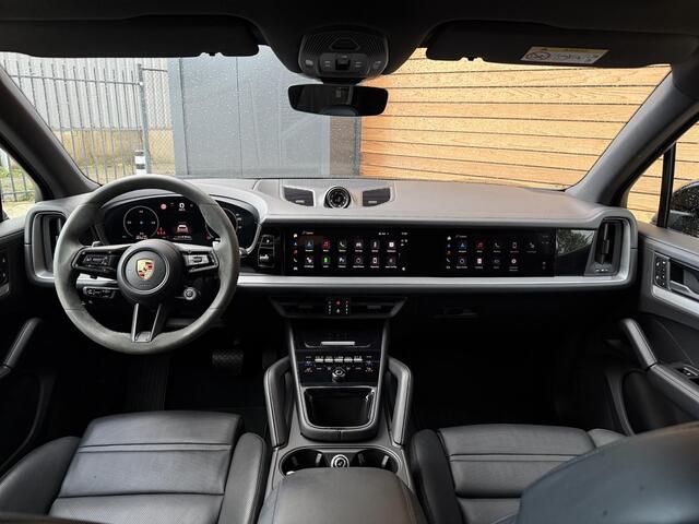 Porsche CAYENNE 3.0 E-Hybrid Black Edition MASSAGE|PASSENGER-DISPLAY|SPORTUITLAAT|TREKHAAK|PANO|BOSE