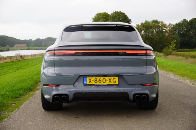 Porsche CAYENNE Coupé 3.0 E-Hybrid / BTW / Light Weight Pack / Pepita Bekleding