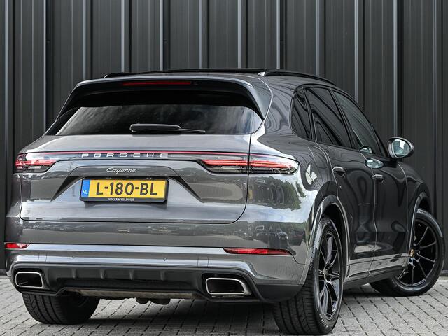 Porsche CAYENNE 3.0 | Panoramadak | Achterasbesturing | Dealeronderhouden | 360 Camera | Luchtvering | Adaptive Cruise | Stoelverwarming V+A | Memory seat | Trekhaak |