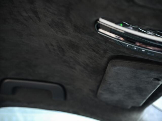 Porsche CAYENNE Coupé 3.0 E-Hybrid | Sport Design | NL-Auto | Carbon Dak | Alcantara Hemel | Carbon Interieur | Luchtvering | Camera | Stuur- Stoelverwarming | Memory Seat | Soft Close | HIFI | Trekhaak |