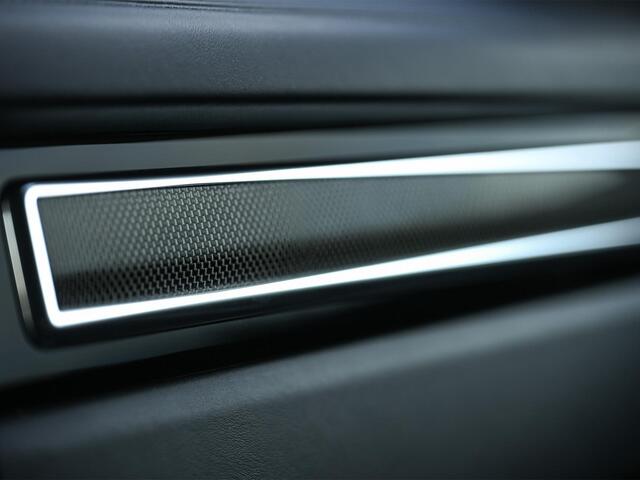 Porsche CAYENNE Coupé 3.0 E-Hybrid | Sport Design | NL-Auto | Carbon Dak | Alcantara Hemel | Carbon Interieur | Luchtvering | Camera | Stuur- Stoelverwarming | Memory Seat | Soft Close | HIFI | Trekhaak |