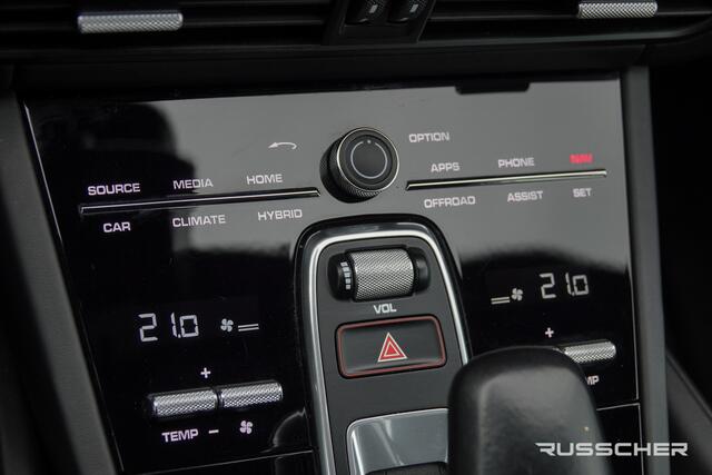 Porsche CAYENNE 3.0 E-Hybrid 462Pk | Tech Art | Sport-Design Pakket | Akrapovic | Luchtvering | Panoramadak | 360° Camera | 22''