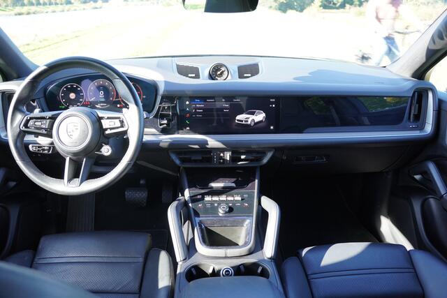 Porsche CAYENNE Coupé 3.0 E-Hybrid / BTW / Sport Design / Pano / Trekhaak / Sport Chrono / Adaptief Cruise /