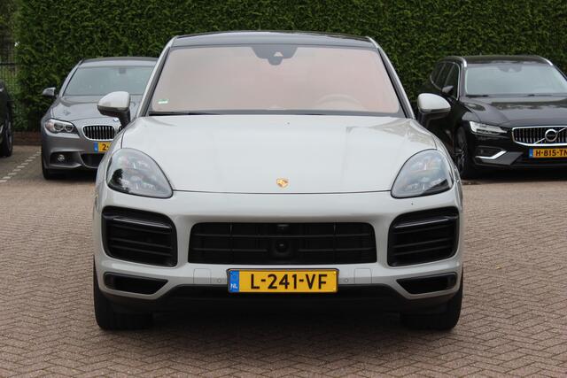Porsche CAYENNE Coupé 3.0 E-Hybrid / Trekhaak / Panoramadak / 360Camera / Keyless / 21'' / Softclose / Luchtvering / Bose / Sportdesign+Chrono / Stoel+Stuurverwarming / Dodehoek / DAB / ACC – foto 8