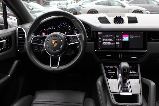 Porsche CAYENNE Coupé 3.0 E-Hybrid / Trekhaak / Panoramadak / 360Camera / Keyless / 21'' / Softclose / Luchtvering / Bose / Sportdesign+Chrono / Stoel+Stuurverwarming / Dodehoek / DAB / ACC – foto 9