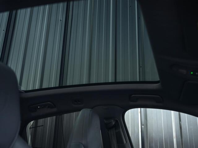 Porsche CAYENNE Coupé 3.0 E-Hybrid Black Edition | Sport Chrono | Panoramadak | Bose | HUD | 360 Camera | Stoelventilatie | 18 Wegs Memory | Luchtvering | Soft Close | Ambiance Interieur | Adaptive Cruise | Stuurverwarming | Passagiers Display | – foto 2