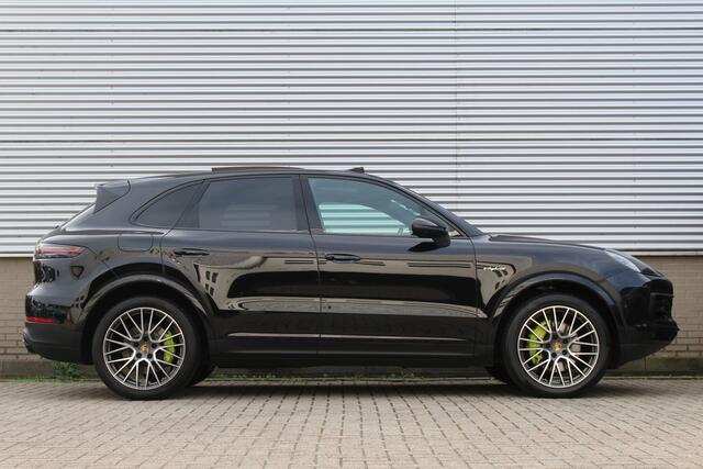 Porsche CAYENNE 3.0 E-Hybrid | Fiscaal €101.261,- | BTW | Panoramadak | Leder | BOSE – foto 2