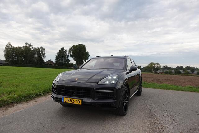 Porsche CAYENNE 4.0 Turbo | FULL OPTION | Softclose | Panoramadak | Trekhaak | Massage | PSCB | PASM | Achterasbesturing | BOSE | – foto 3