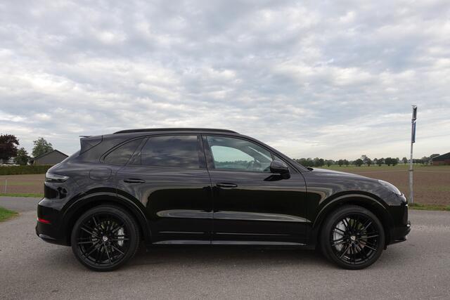 Porsche CAYENNE 4.0 Turbo | FULL OPTION | Softclose | Panoramadak | Trekhaak | Massage | PSCB | PASM | Achterasbesturing | BOSE | – foto 6