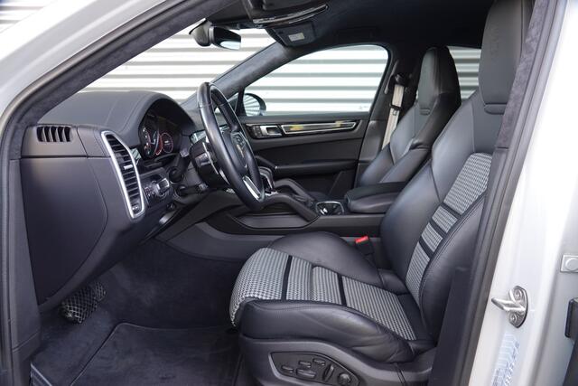 Porsche CAYENNE Coupé 3.0 E-Hybrid | Techart | Alcantara | Sport Design | Krijt | Soft-Close | HUD | PDLS | Carbon Dak | Ligtgewicht sportpakket carbon | – foto 10