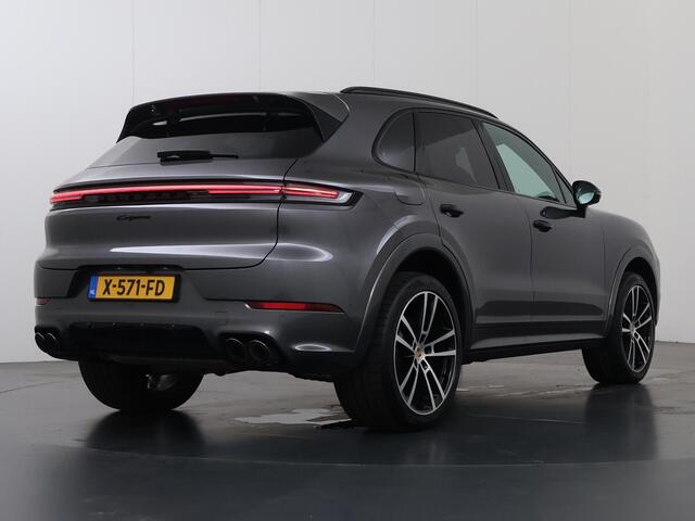 Porsche CAYENNE 3.0 E-Hybrid | Luchtvering | Sport-Uitlaat | Trekhaak | Sport-Design-Zwart | GT-Sportstuur | Panormadak | Stoelverwarming/Ventilatie | Surround View | SoftClose | HUD | 18-Wegs en Memory | SportChrono | Adaptieve Cruise Control | Matrix-LED | – foto 2