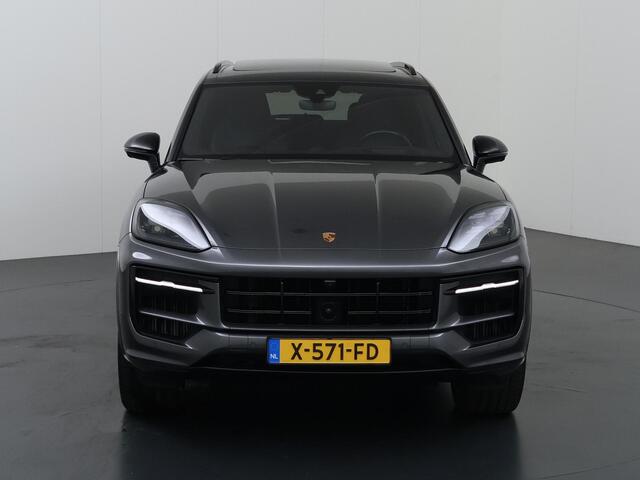 Porsche CAYENNE 3.0 E-Hybrid | Luchtvering | Sport-Uitlaat | Trekhaak | Sport-Design-Zwart | GT-Sportstuur | Panormadak | Stoelverwarming/Ventilatie | Surround View | SoftClose | HUD | 18-Wegs en Memory | SportChrono | Adaptieve Cruise Control | Matrix-LED | – foto 3