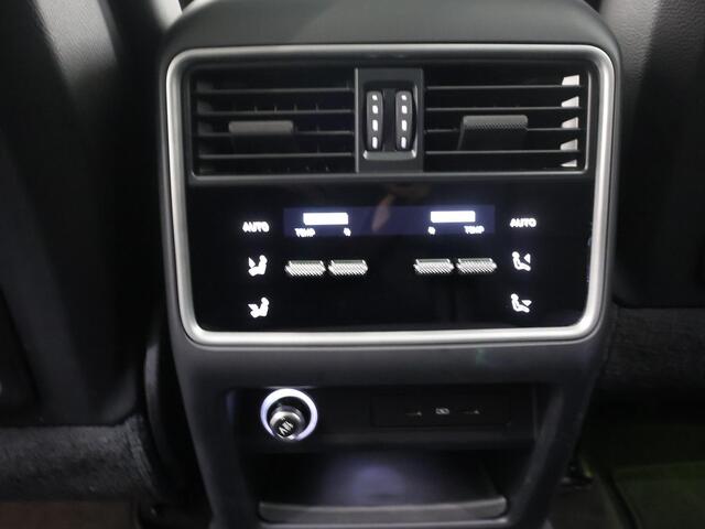 Porsche CAYENNE 3.0 E-Hybrid | Luchtvering | Sport-Uitlaat | Trekhaak | Sport-Design-Zwart | GT-Sportstuur | Panormadak | Stoelverwarming/Ventilatie | Surround View | SoftClose | HUD | 18-Wegs en Memory | SportChrono | Adaptieve Cruise Control | Matrix-LED | – foto 10