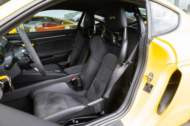 Porsche CAYMAN GT4 3.8