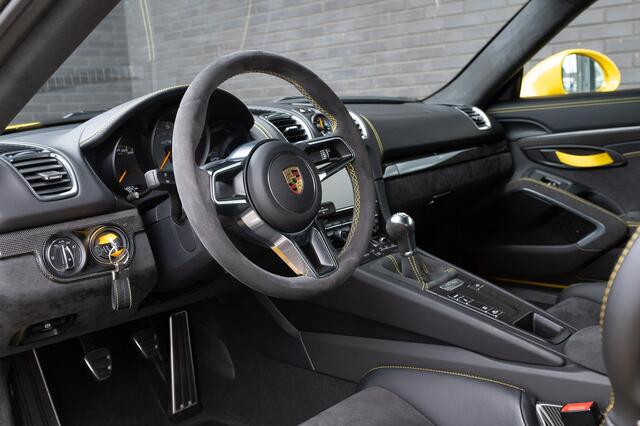 Porsche CAYMAN GT4 3.8