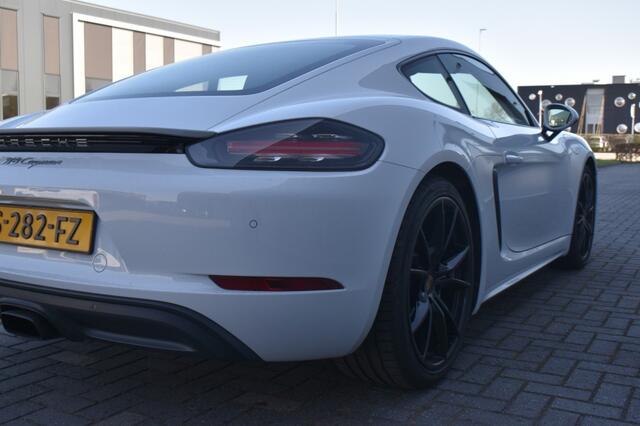 Porsche CAYMAN 2.0 220kW