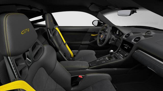 Porsche CAYMAN GT4