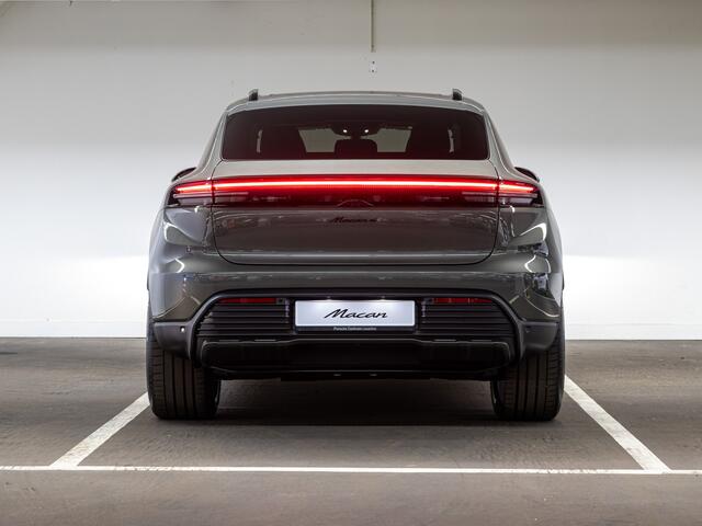 Porsche MACAN 4