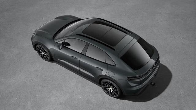 Porsche MACAN 4